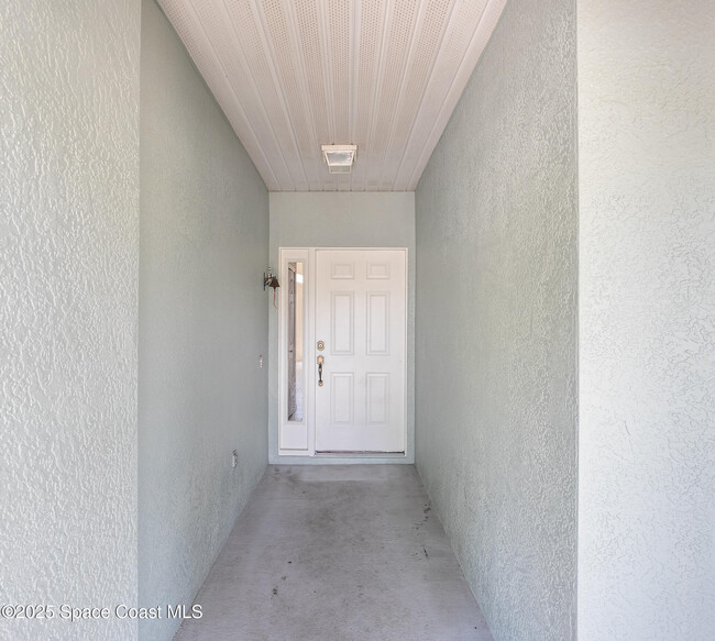 Building Photo - 1203 Creek Side Cir