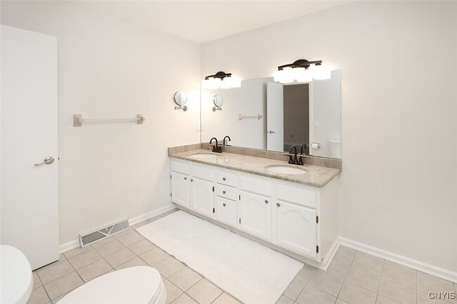 Building Photo - 442 Summerhaven Dr N