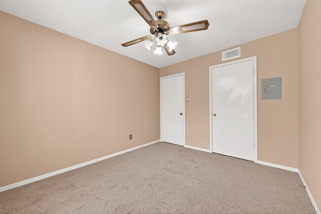 Building Photo - 3600 Jeanetta St