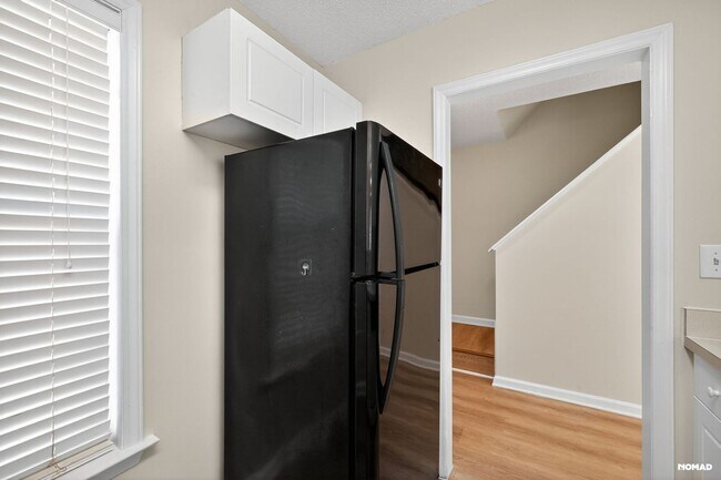 Building Photo - Charming 2BR Townhome in Raleigh Golf Community