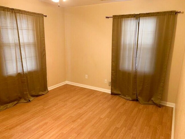 Building Photo - Decatur Home 3 Bedroom 2 Bath