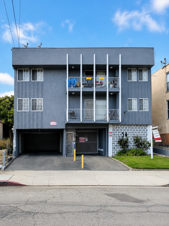 Building Photo - 347 E. Plymouth Inglewood, CA 90302