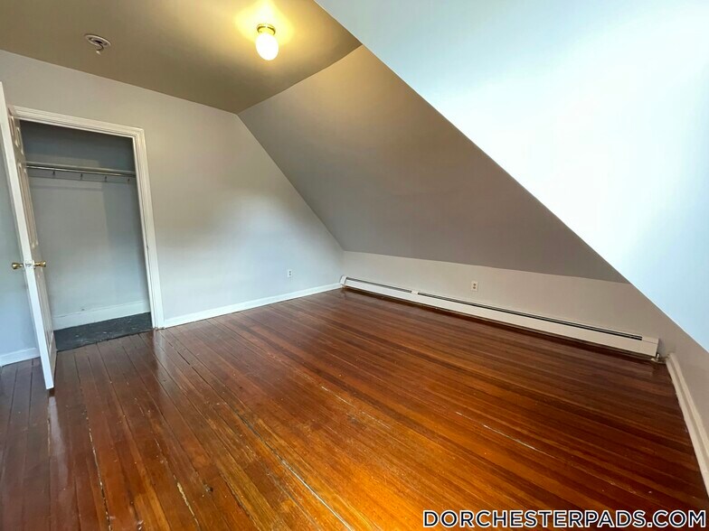 Building Photo - 53 Georgia St