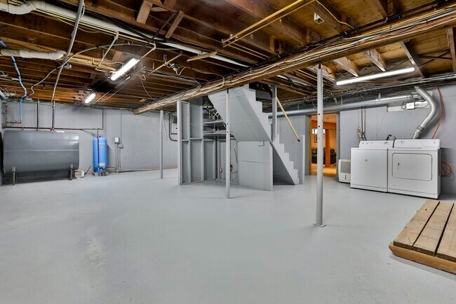 Building Photo - 24 Browns Ln