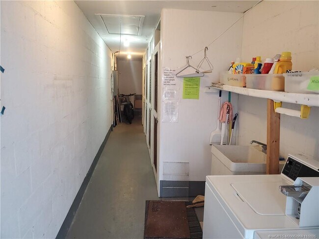 Building Photo - 2929 SE Ocean Blvd