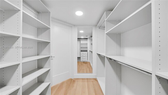 Building Photo - 555 NE 34th St