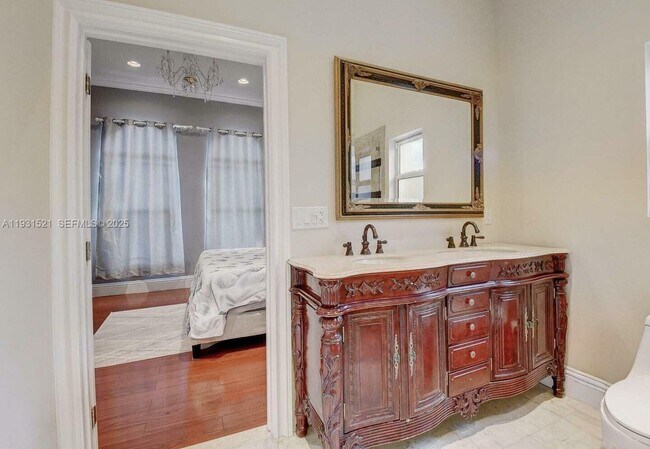 Building Photo - 117 NW 8th St