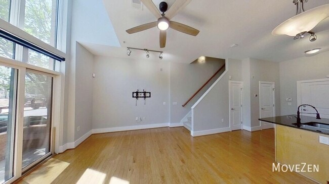 Building Photo - 444 S Blount St
