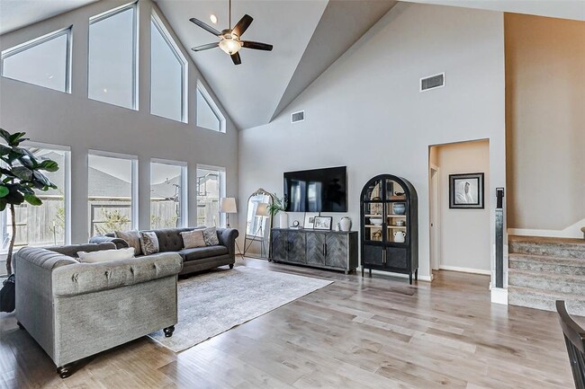 Building Photo - 31430 Vineyard Creek Dr