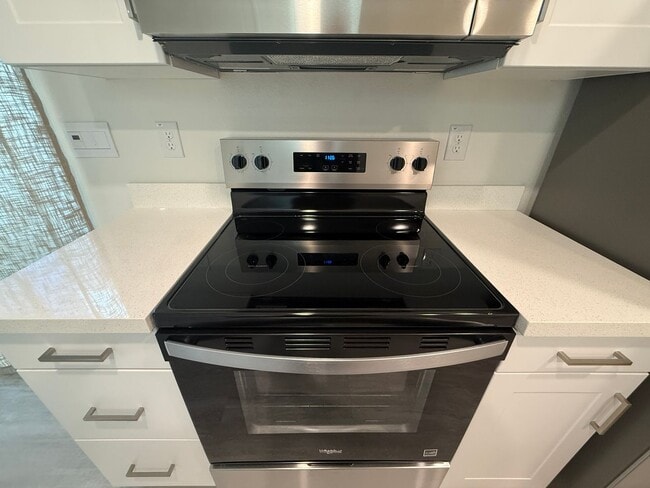 Building Photo - New Home in Gated Community