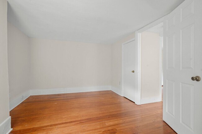 Building Photo - 432 Plainsboro Rd