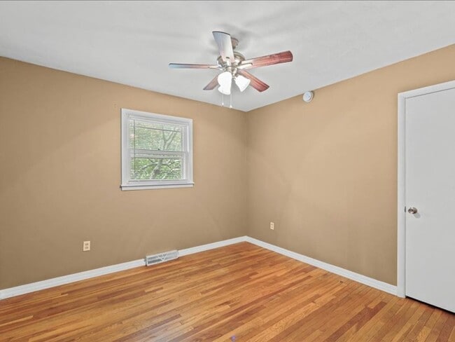 Building Photo - Get $725 off your security deposit OR $250...