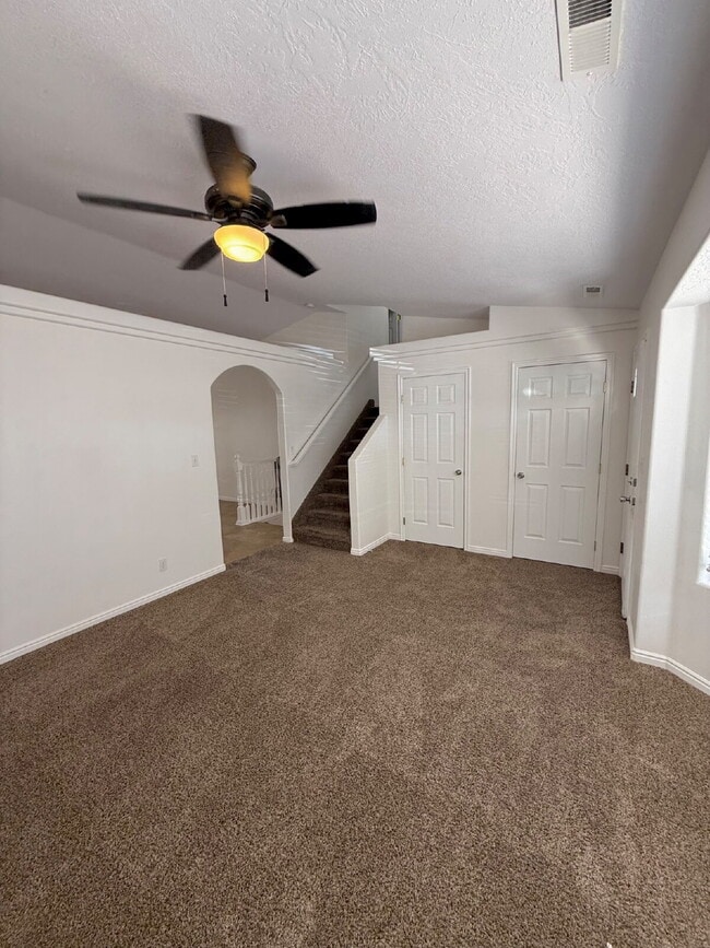 Building Photo - 1947 E 40 S Cir