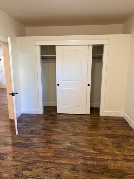 Downstairs bedroom - 1184 Rutherford Dr