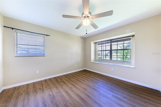 Building Photo - 2498 Abscott St