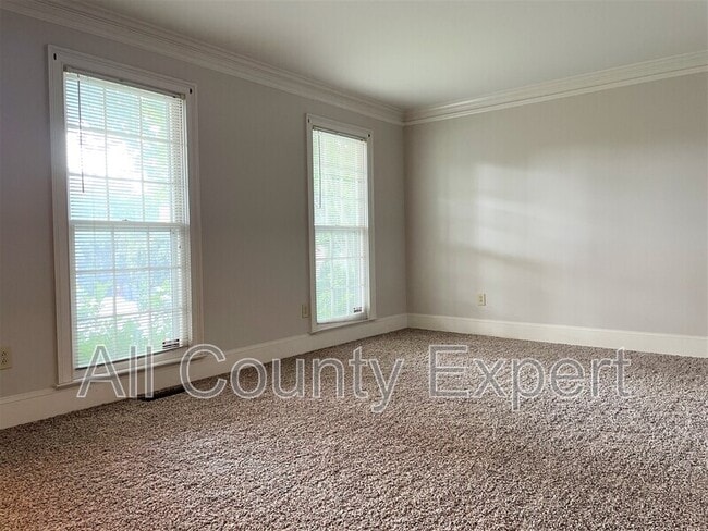 Building Photo - 2470 Valentines Ct