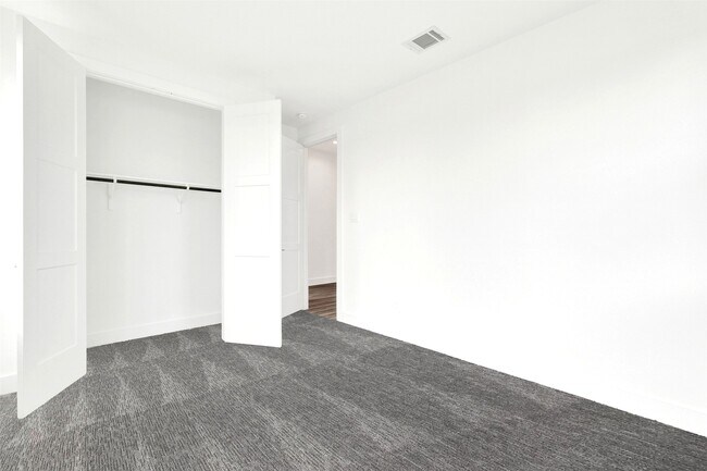 Building Photo - 153 Aurora Spgs Dr