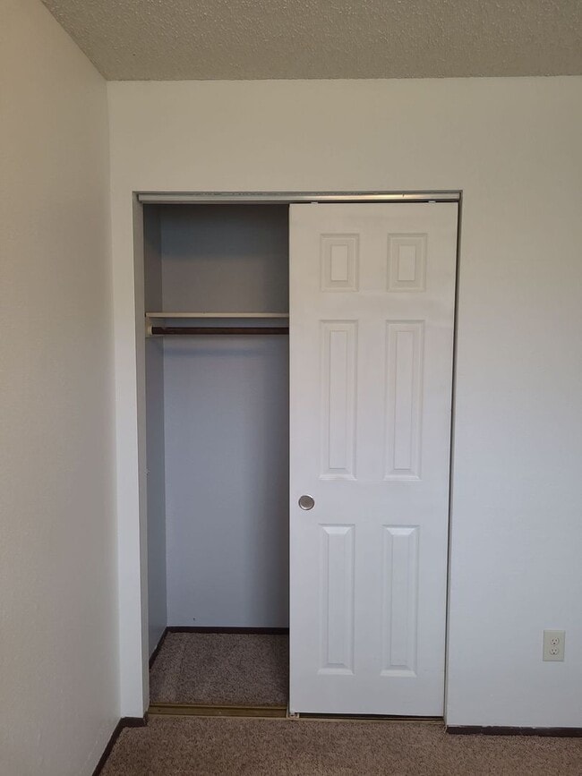 Building Photo - House with Bonus Room & Garage