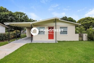 Building Photo - 3 Bedroom Pet-Friendly Home in ORLANDO, FL with Main Street Renewal