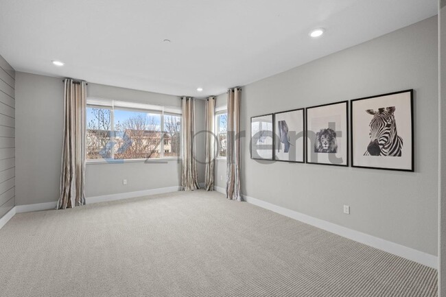 Building Photo - 285 Bear Creek Dr