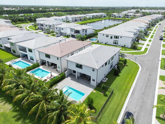 Building Photo - 8151 Laurel Falls Dr