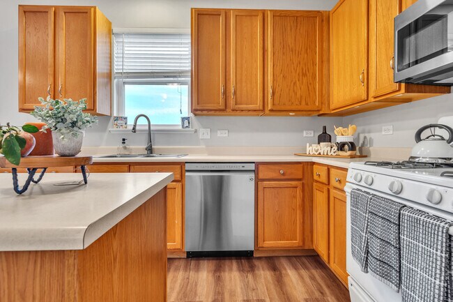 Building Photo - 2513 Simon Dr