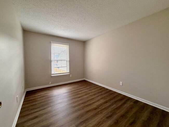 Building Photo - 4213 Minnard Ct