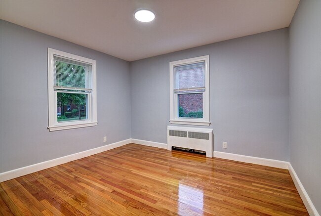 Building Photo - 191 Fenno St