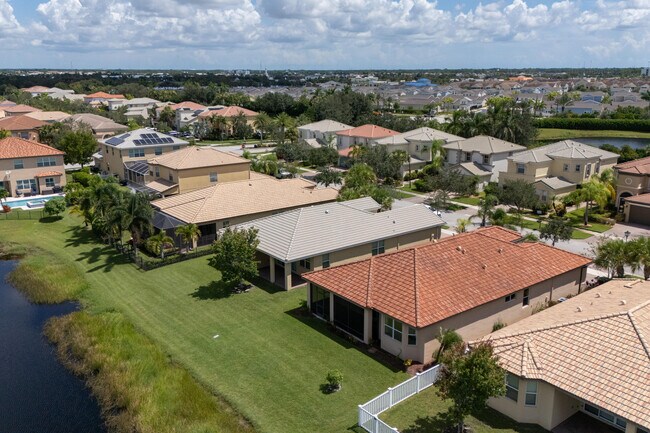 Building Photo - 11263 SW Barton Way