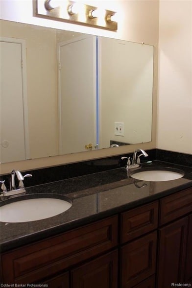 Building Photo - 6586 Carriage Hills Dr