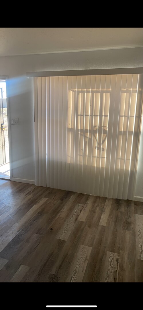 Building Photo - Spacious two bedroom off gibson