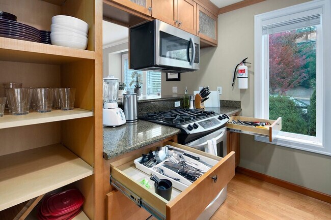 Building Photo - 2717B E Yesler Wy