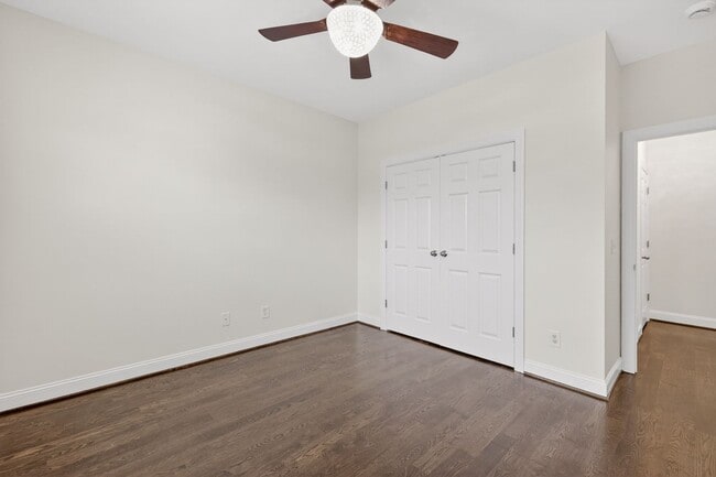 Building Photo - Beautiful 6BR Executive Brentwood Home with Pool