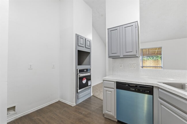 Building Photo - 16826 Carbridge Dr