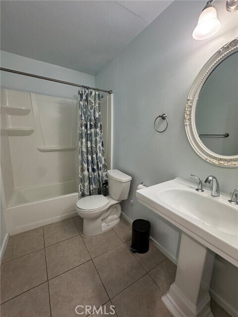 Building Photo - 23659 Golden Springs Dr