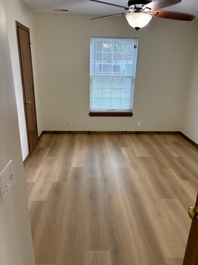 Building Photo - 1329 East 21st terrace