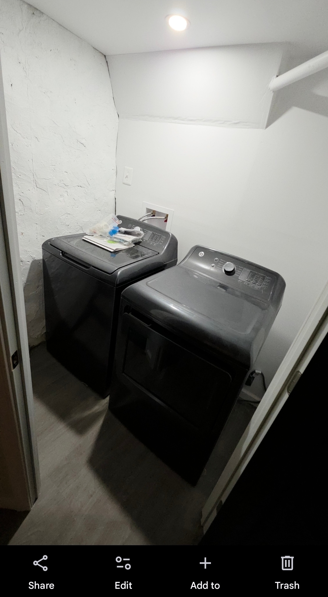 Shared Laundry Facility - 2437 S Milan St