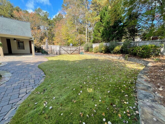 Building Photo - Large 4/4 House in Maplewood $2,650