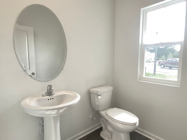 Building Photo - New 3/2.5 End Unit Townhouse!