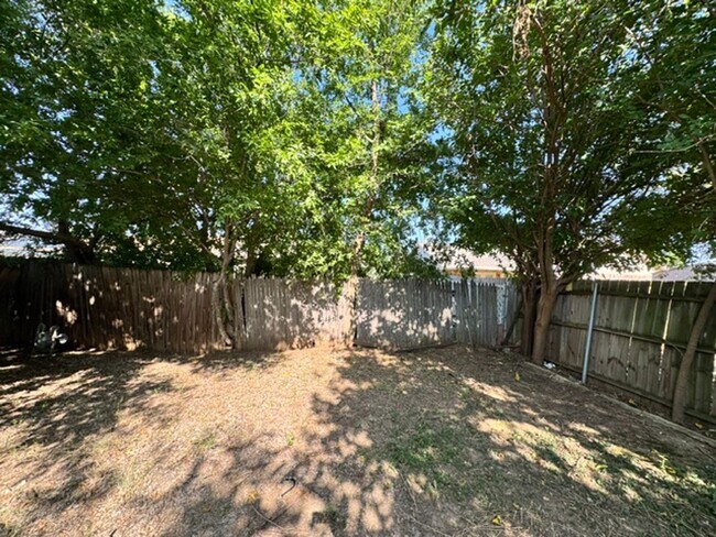 Building Photo - 2 bed 2 bath in Moore schools!