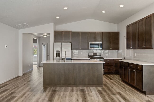 Building Photo - Stunning 3 Bed, 2 Bath Rancher in Spokane Valley!