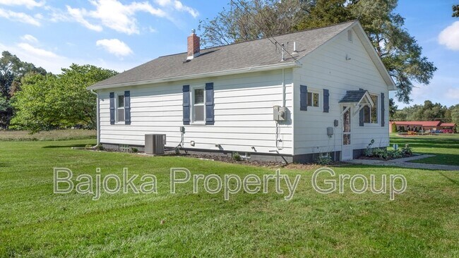Building Photo - 3582 N Milford Rd