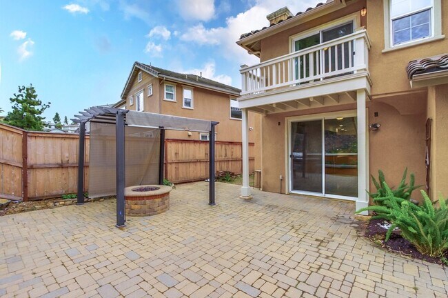 Building Photo - 4 Bedroom Cul-de-Sac home in San Elijo Hills!
