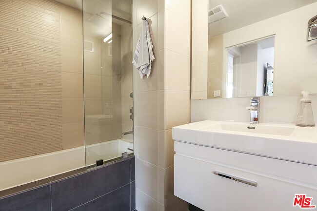 Building Photo - 17352 Sunset Blvd