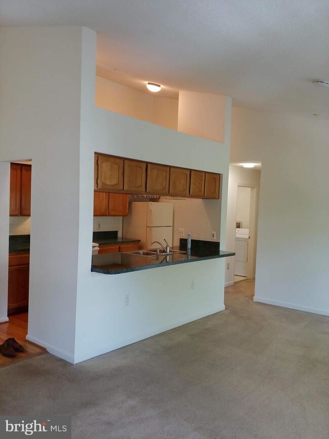 Building Photo - 2600 Camelback Ln