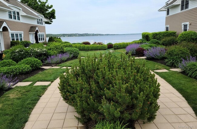 Primary Photo - 62 Canoe Place Rd