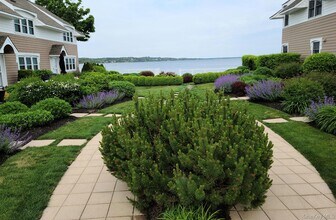 Building Photo - 62 Canoe Place Rd