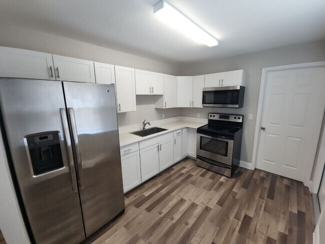 Building Photo - New Remodeled - 3 Bedroom 2 Bath Duplex - 2 Assigned Parking Spaces