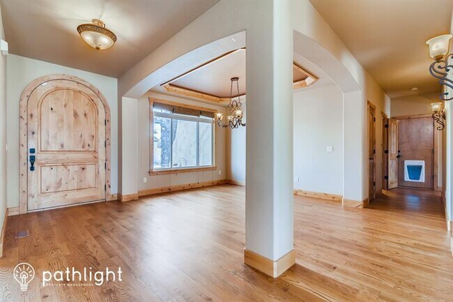 Building Photo - 5047 Georgetown Dr