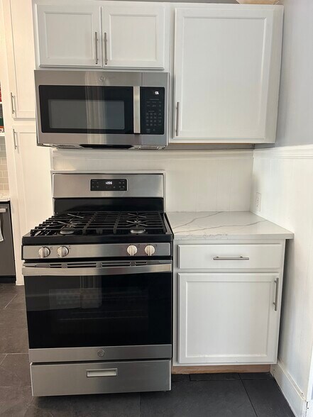Microwave & Oven - 59 Railroad Ave